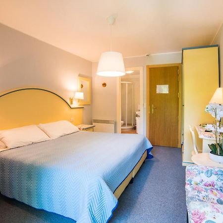 Albergo Milano Snc 란조 딘텔비 외부 사진