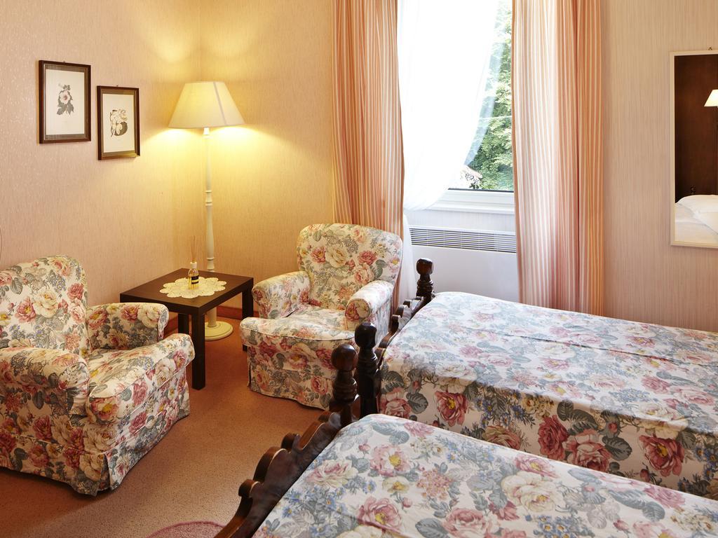 Albergo Milano Snc 란조 딘텔비 객실 사진