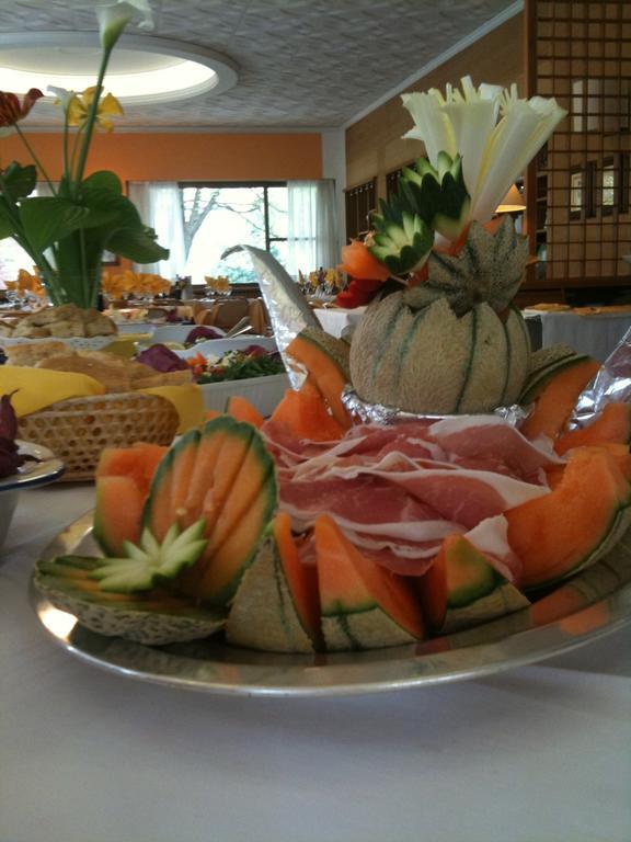 Albergo Milano Snc 란조 딘텔비 외부 사진