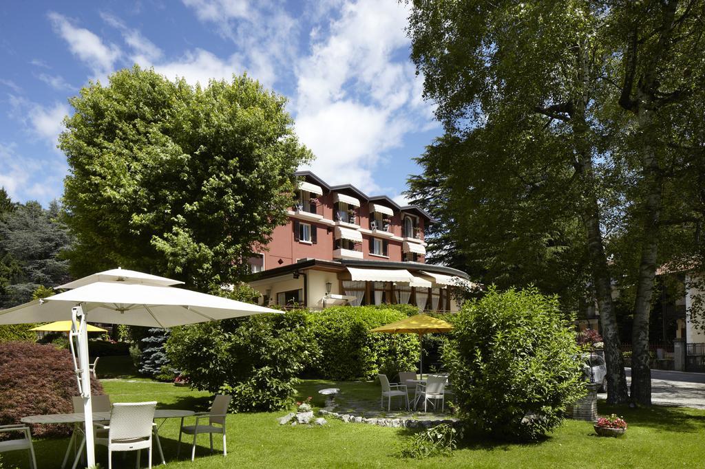 Albergo Milano Snc 란조 딘텔비 외부 사진